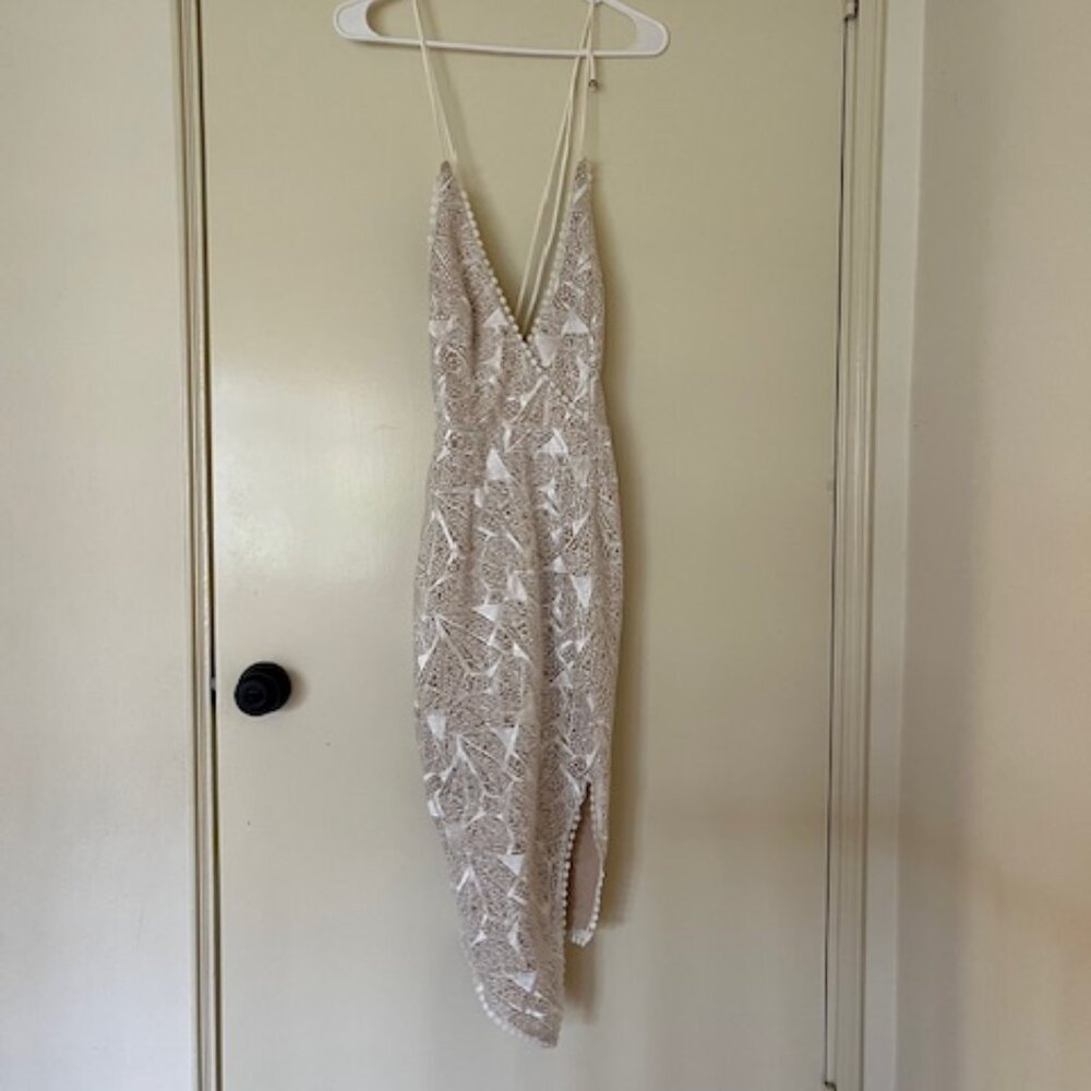 NWT Fearless Asymmetrical Split Hem Embroidered Midi Dress White (Size M)